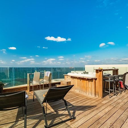 Penthouse 3Br + Roof Top + Parking - On The Beach 하이파 외부 사진