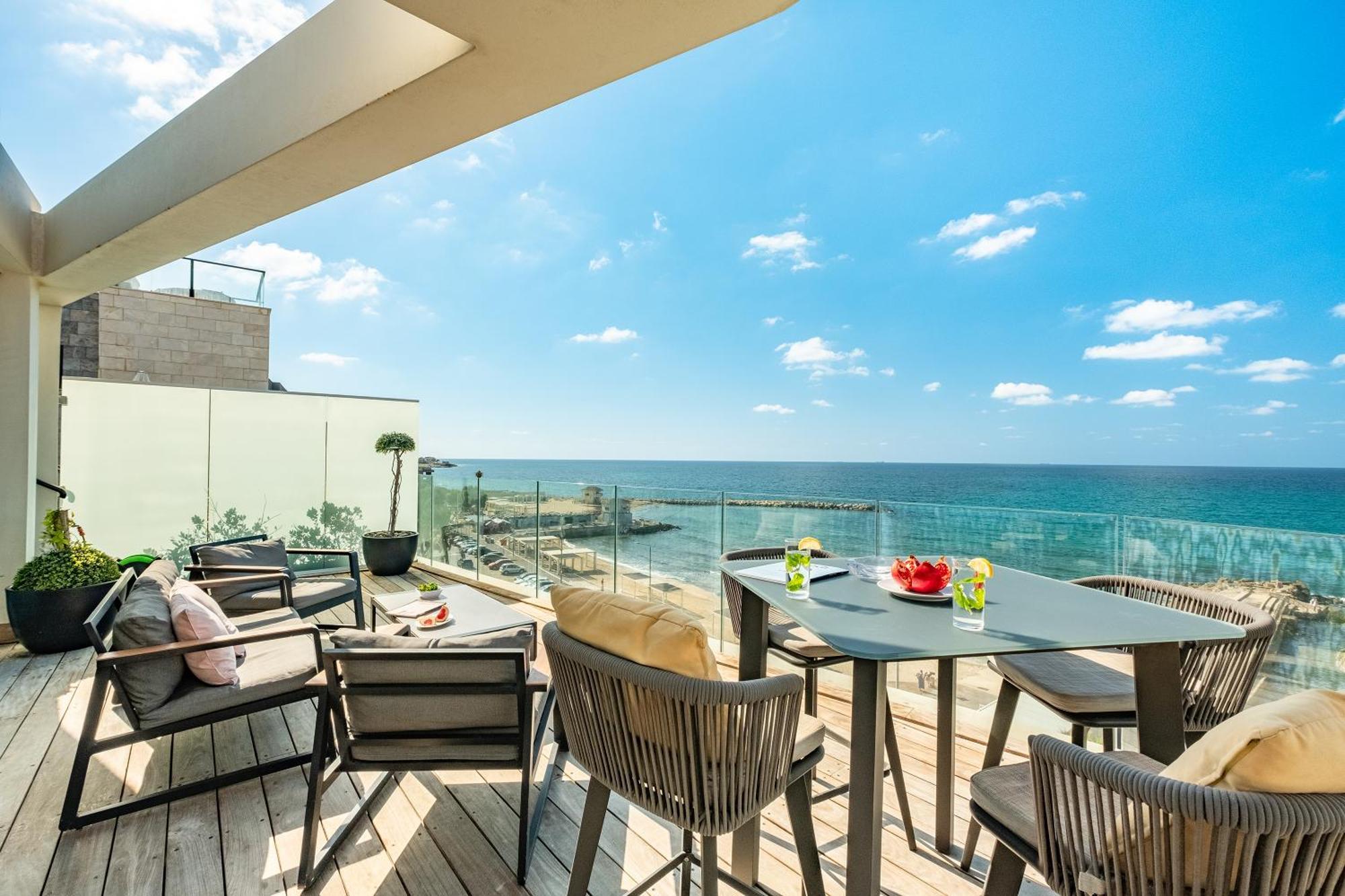 Penthouse 3Br + Roof Top + Parking - On The Beach 하이파 외부 사진
