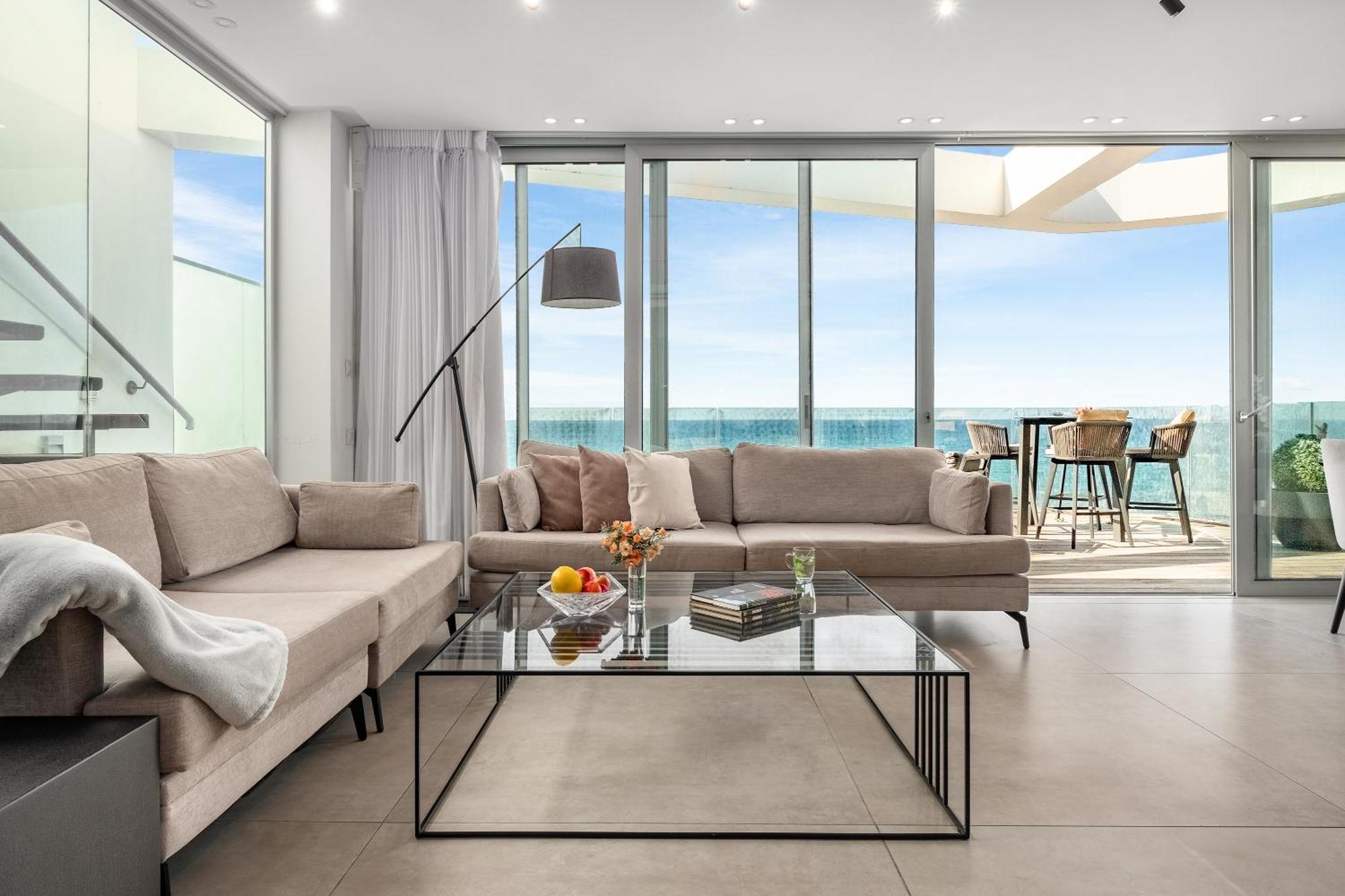 Penthouse 3Br + Roof Top + Parking - On The Beach 하이파 외부 사진