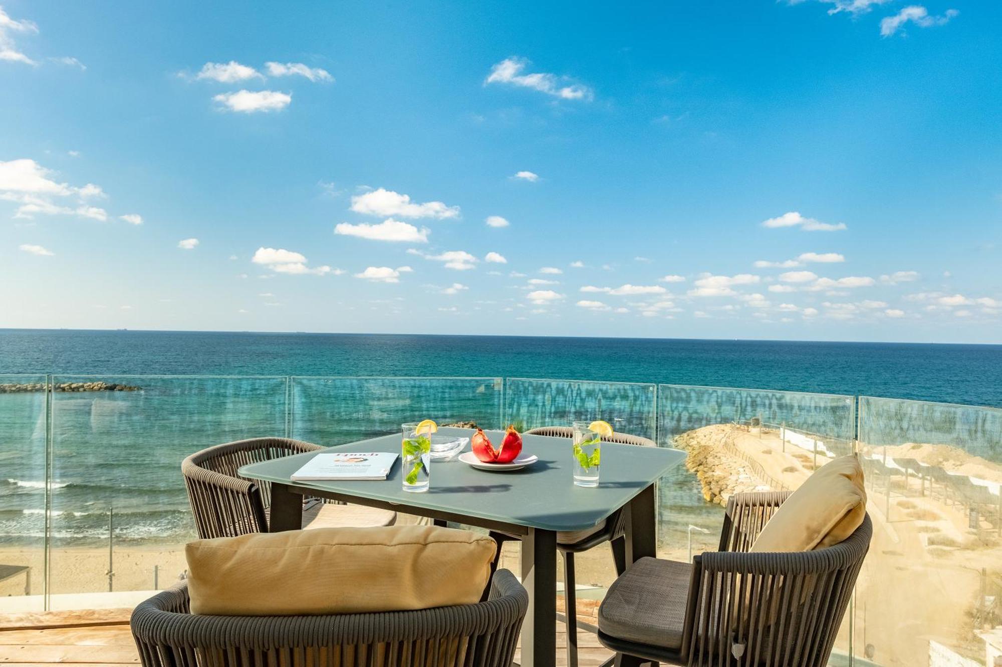 Penthouse 3Br + Roof Top + Parking - On The Beach 하이파 외부 사진