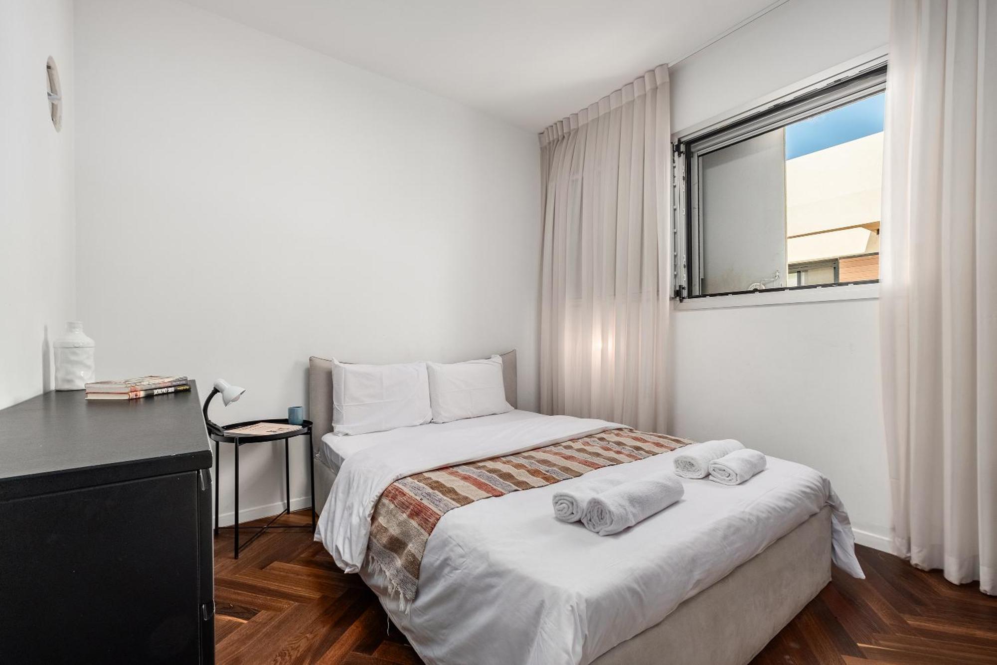 Penthouse 3Br + Roof Top + Parking - On The Beach 하이파 외부 사진